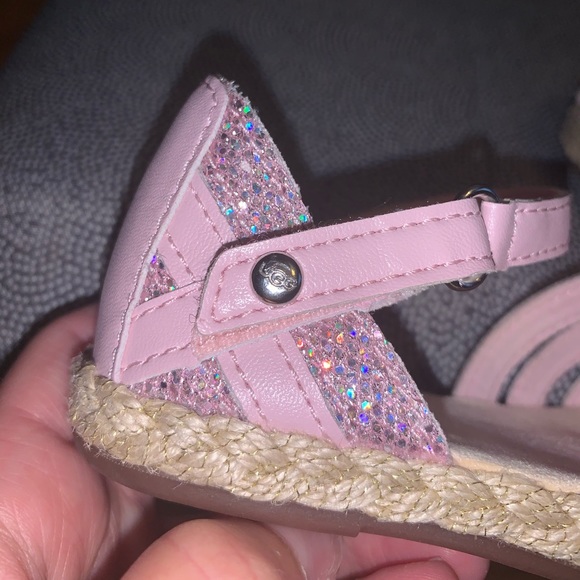 UGG Sandals for toddler girl size 7T - Picture 5 of 9